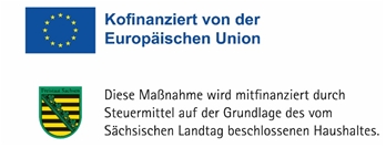 Logo der Europäischen Union mit Erkläung zur Kofinanzierung durch die Europäische Union und Logo des Freistaats Sachsen mit Erklärung der Mitfinanzierung aus Steuermitteln auf Grundlage des vom Sächsischen Landtag beschlossenen Haushalts