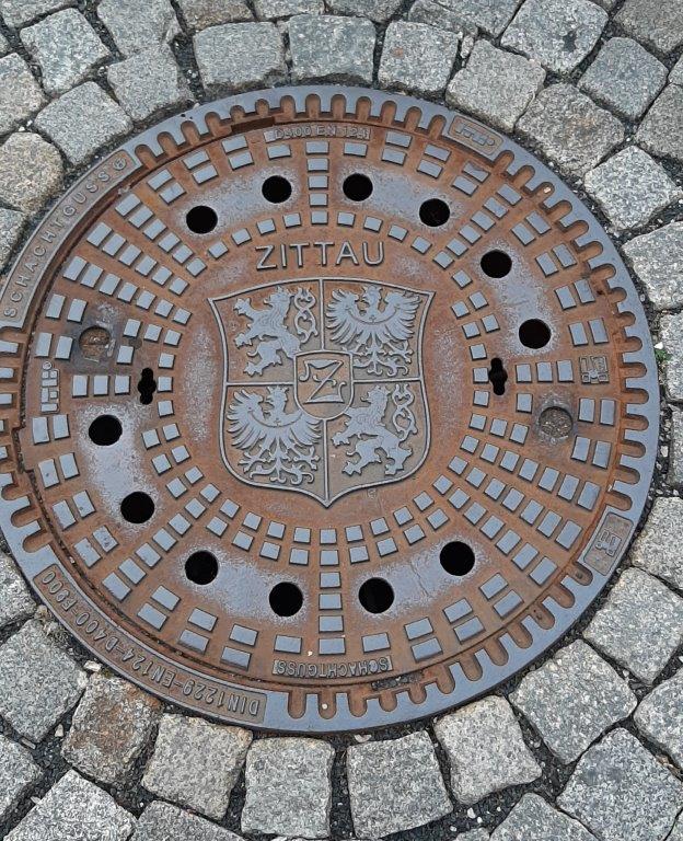 Schachtdeckel der Stadt Zittau
